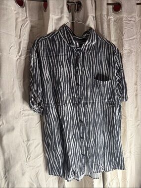 Men's Black and White Striped Short-Sleeve Button-Up Shirt Cotton On